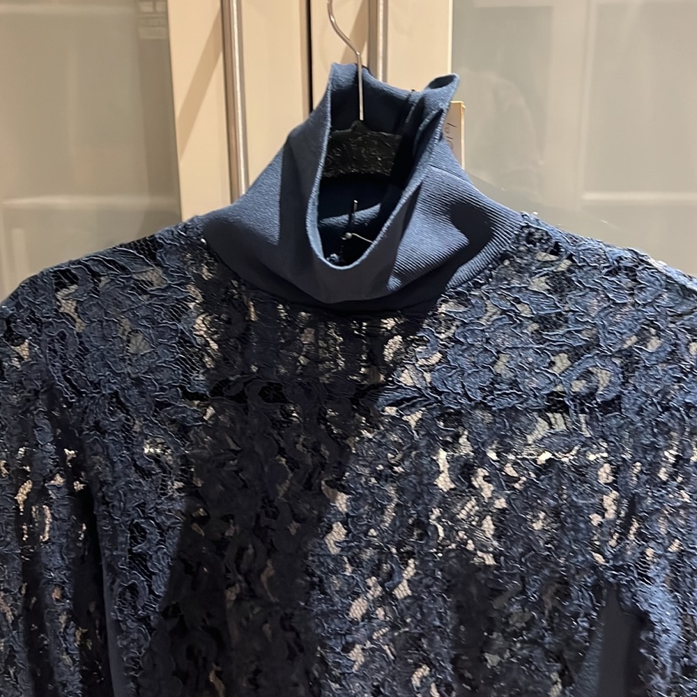 Lace top - Picture 7 of 9